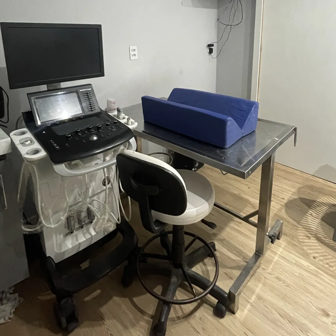 Sala de ultrassom do Hospital Veterinário CEVET em Feira de Santana, Bahia